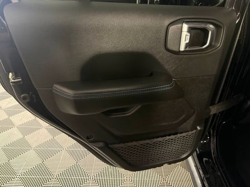 Used 2024 Jeep Wrangler Unlimited Rubicon 4xe AWD/4WD image 27
