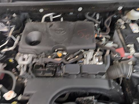 Used 2020 Toyota RAV4 XLE Premium image 27