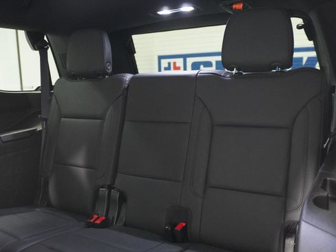 Used 2022 Chevrolet Tahoe LT w/ Luxury Package RWD image 35