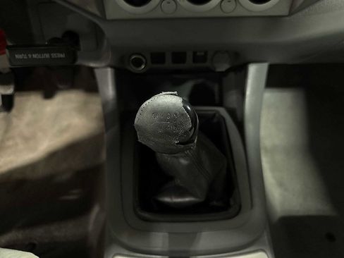 Used 2010 Toyota Tacoma 4x4 Double Cab image 31