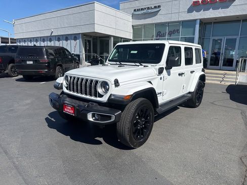 Certified 2025 Jeep Wrangler Unlimited Sahara image 3