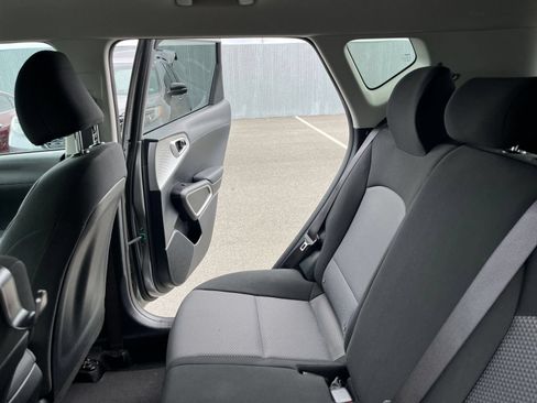 Used 2025 Kia Soul LX w/ LX Technology Package FWD image 37