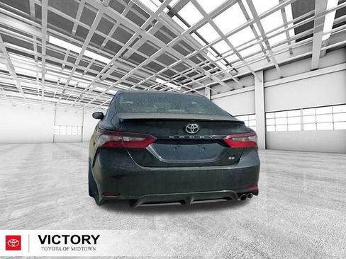 Used 2024 Toyota Camry SE image 4