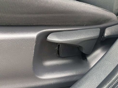 Used 2020 Toyota Corolla LE FWD image 18