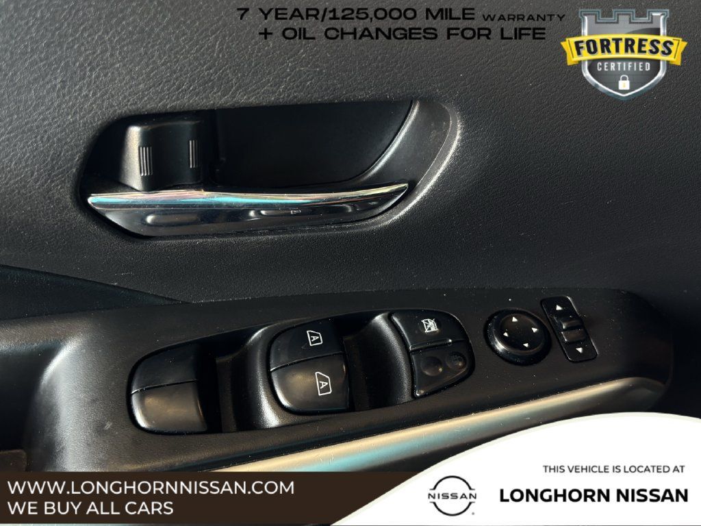 Used 2020 Nissan Kicks SR w/ SR Premium Package FWD image 20