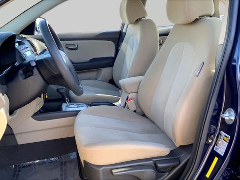 Used 2010 Hyundai Elantra GLS FWD image 7
