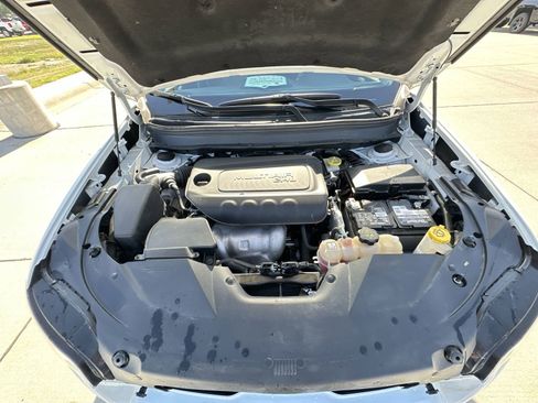 Used 2019 Jeep Cherokee Limited FWD image 29
