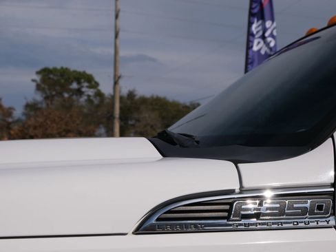 Used 2015 Ford F350 Lariat w/ Lariat Interior Package image 13