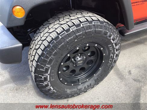 Used 2018 Jeep Wrangler Unlimited Sport S AWD/4WD image 25
