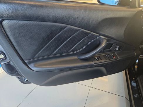Used 2001 Honda S2000 image 12