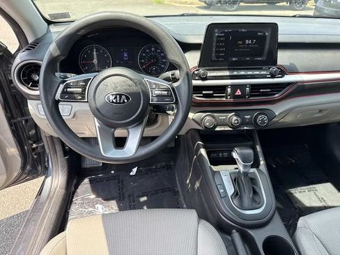 Used 2020 Kia Forte LXS FWD image 17