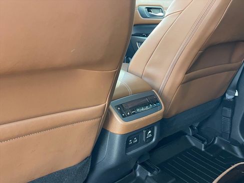 Used 2023 Nissan Pathfinder Platinum image 25