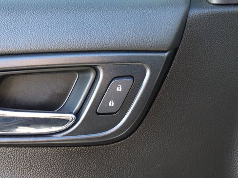 Used 2019 GMC Yukon XL SLT w/ Open Road Package image 16