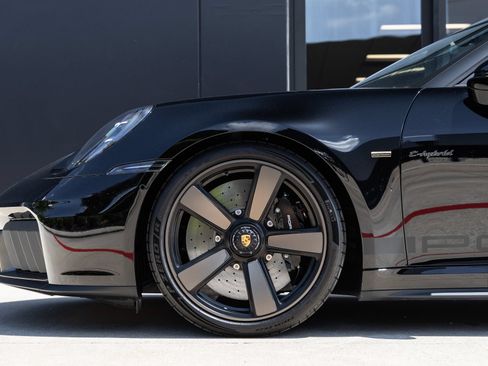 Certified 2026 Porsche 911 Carrera 4 GTS AWD/4WD image 15