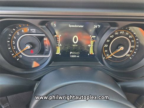 Used 2024 Jeep Wrangler Rubicon w/ Technology Group image 25