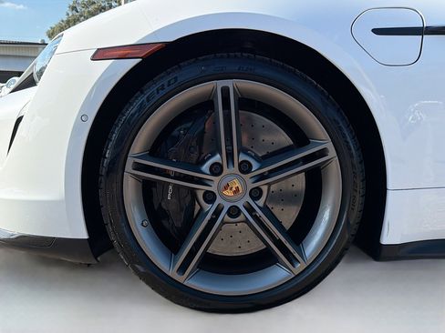 Used 2022 Porsche Taycan Turbo S image 40