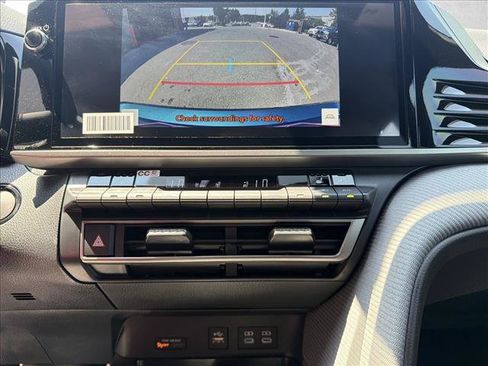 New 2026 Toyota Camry SE FWD image 4