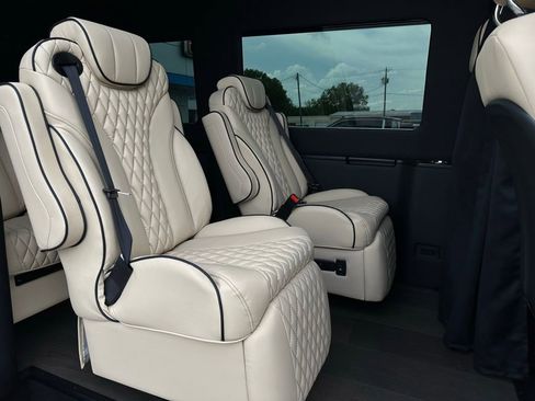 Used 2023 Mercedes-Benz Sprinter 3500 image 17
