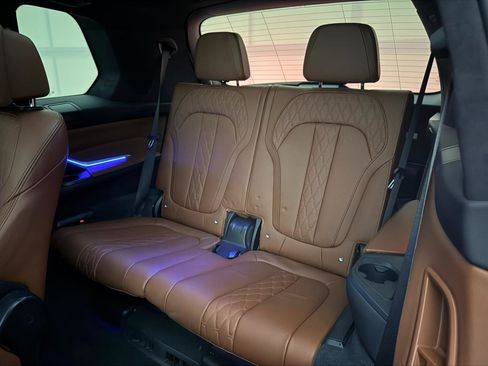 Used 2020 BMW X7 xDrive40i w/ M Sport Package AWD/4WD image 25