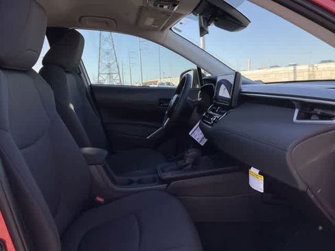 Used 2026 Toyota Corolla Cross LE image 17