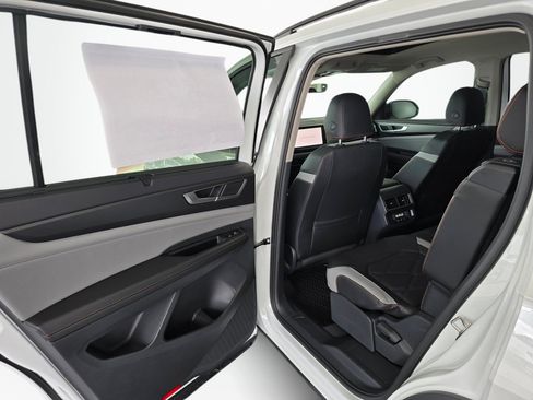 New 2026 Volkswagen Atlas Peak Edition AWD/4WD image 34