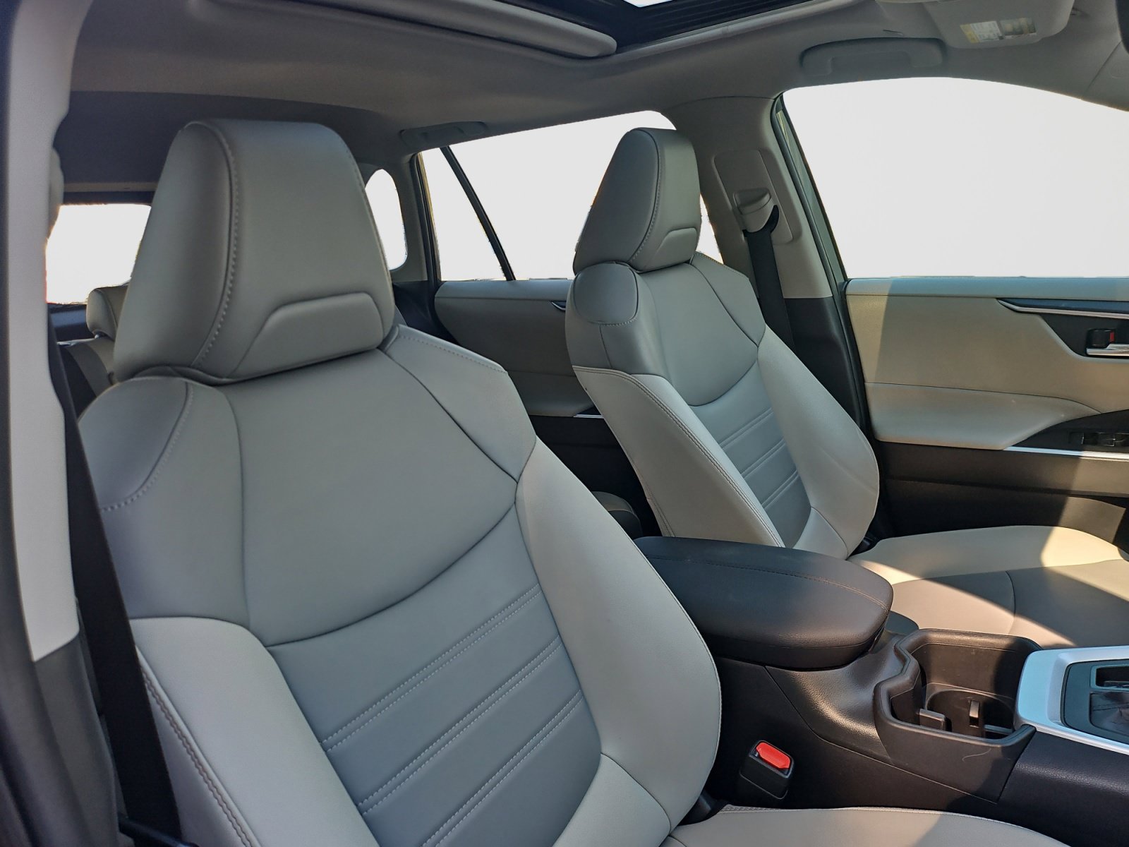 Used 2024 Toyota RAV4 XLE Premium w/ Weather Package FWD image 19