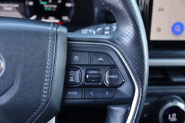 Used 2025 Toyota 4Runner Limited AWD/4WD image 14