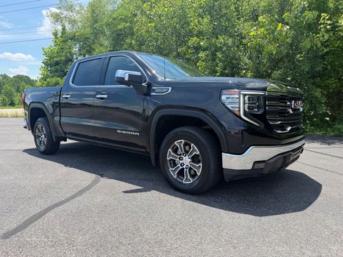 Used 2025 GMC Sierra 1500 SLT AWD/4WD image 2