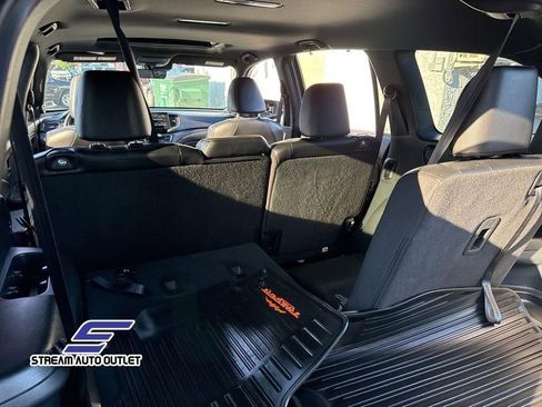 Used 2022 Honda Pilot TrailSport image 11