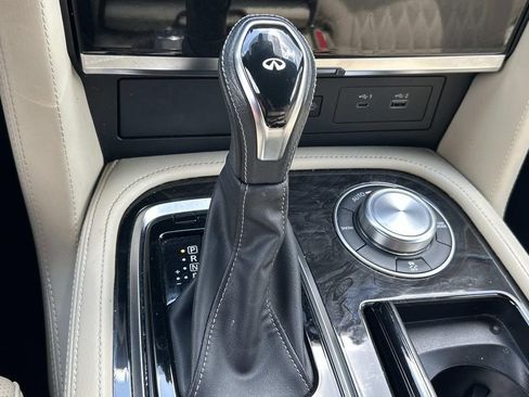 Used 2024 INFINITI QX80 Sensory AWD/4WD image 33