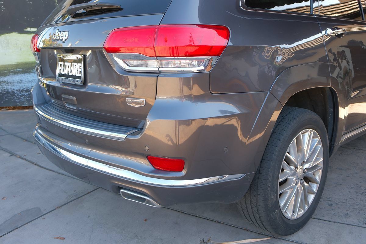 Used 2018 Jeep Grand Cherokee Summit w/ Skid Plate Group AWD/4WD image 43