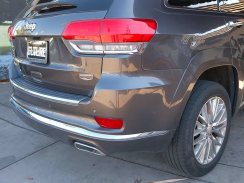 Used 2018 Jeep Grand Cherokee Summit w/ Skid Plate Group AWD/4WD image 43