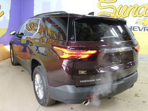 Used 2023 Chevrolet Traverse LT image 6