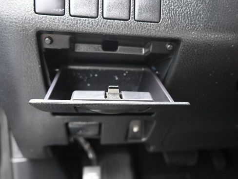 Used 2019 Toyota Highlander Plus AWD/4WD image 25
