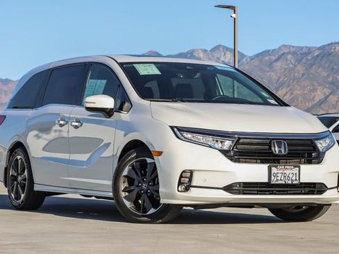Certified 2023 Honda Odyssey Elite image 2