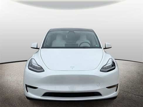 Used 2023 Tesla Model Y Long Range image 8