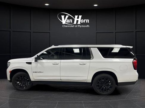 Used 2024 GMC Yukon XL Denali w/ Denali Reserve Package image 6