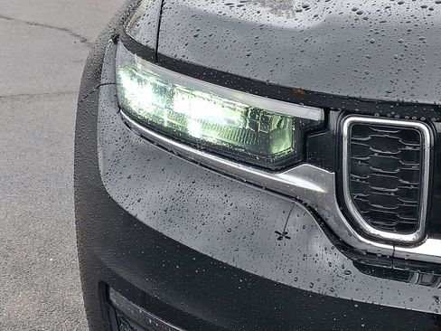 Certified 2024 Jeep Grand Cherokee L Limited image 9