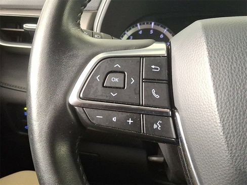 Used 2020 Toyota Highlander LE image 21