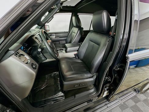 Used 2017 Ford Expedition Limited image 25