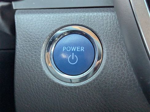 Used 2021 Toyota Camry LE image 29