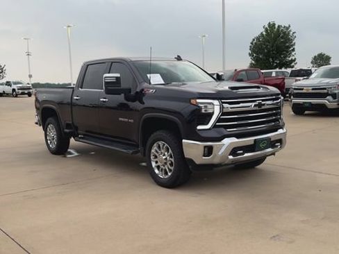 Used 2024 Chevrolet Silverado 3500 LTZ w/ LTZ Premium Package AWD/4WD image 3