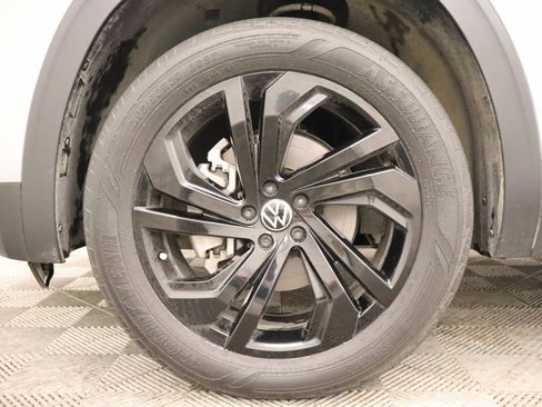 Used 2023 Volkswagen Atlas SE w/ Panoramic Sunroof Package FWD image 6
