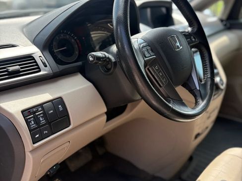 Used 2014 Honda Odyssey Touring image 11