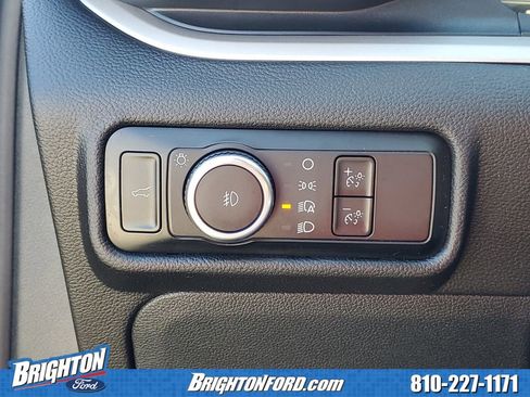 Used 2023 Ford Explorer XLT w/ Equipment Group 202A AWD/4WD image 18