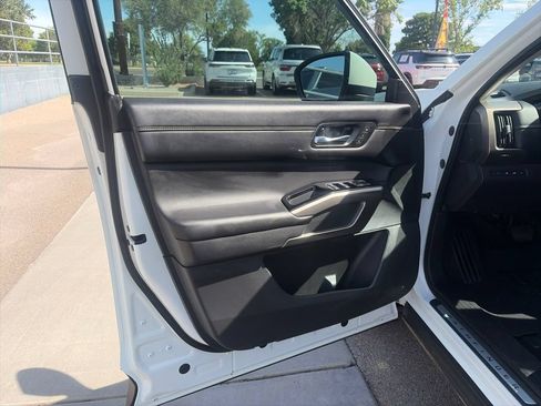 Used 2023 Nissan Pathfinder Platinum w/ Cargo Package AWD/4WD image 38