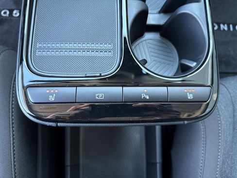 New 2026 Hyundai Ioniq 5 SE image 9