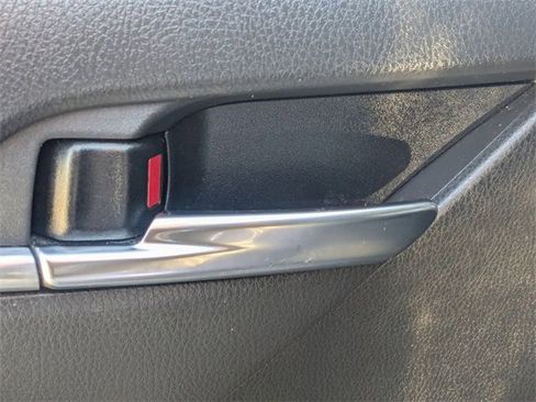 Used 2022 Toyota Camry SE image 26