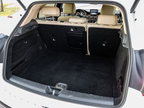 Used 2019 Mercedes-Benz GLA 250 w/ Convenience Package image 53