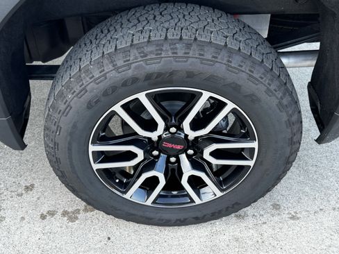Used 2026 GMC Sierra 1500 AT4 w/ AT4 Premium Package AWD/4WD image 9